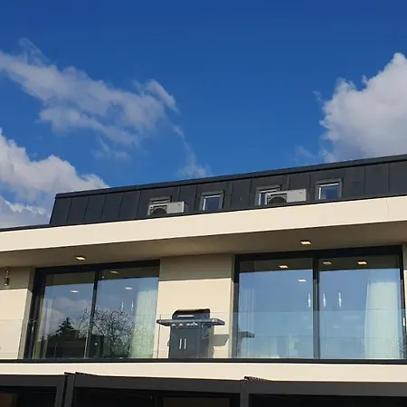 Luxury In Balatonalmadi, Almadi Lux Ii - Crystal White Apartment Balatonalmadi