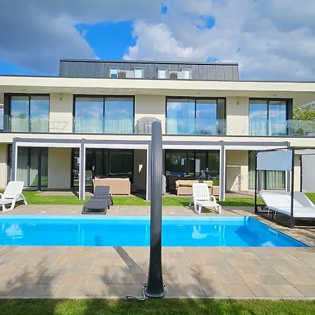 Luxury In Balatonalmadi, Almadi Lux Ii - Crystal White